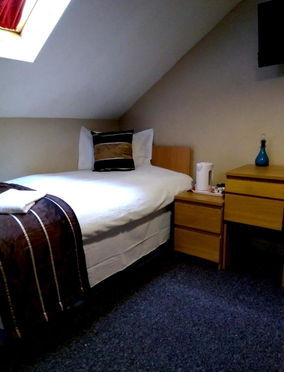 Standard Single Room with Shared Bathroom